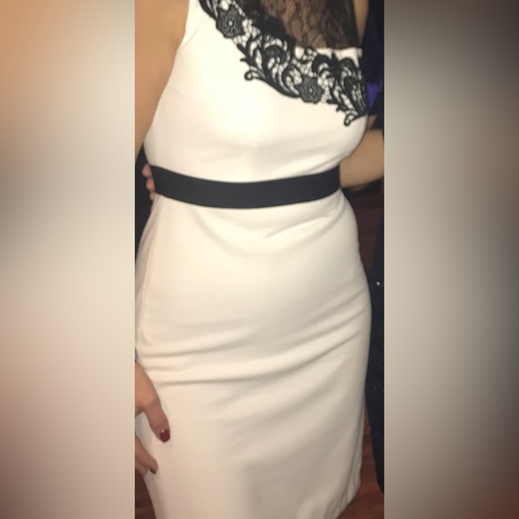 Size 4 White with black lace dress. In perfect condition. - Picture 10 of 10